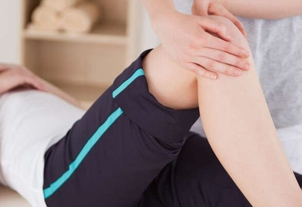Massage with knees for arthrosis