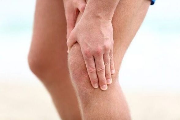 Pain in the knee joint with arthrosis